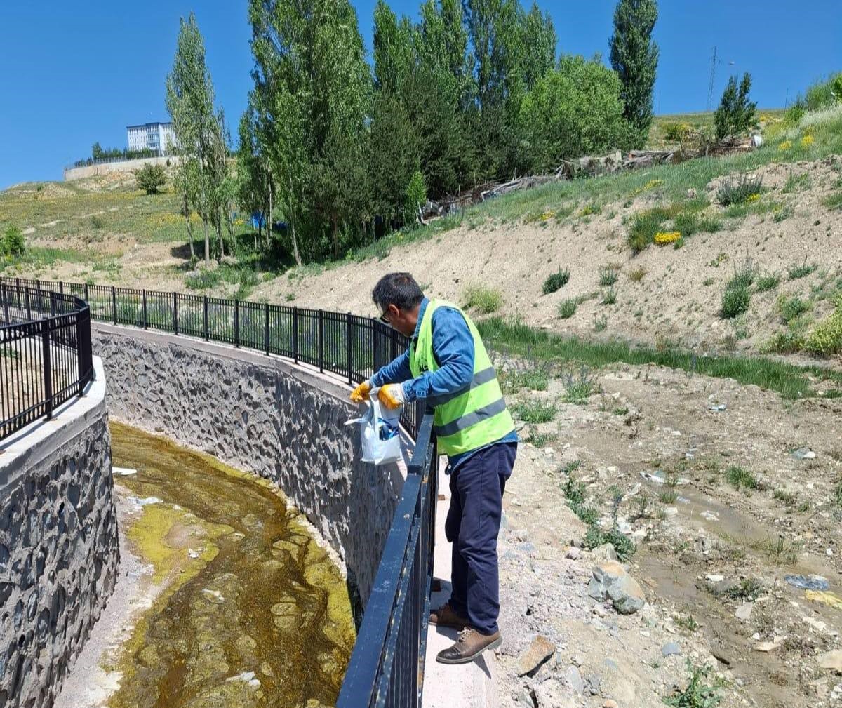 Bayburt’ta kene, bit, pire ve larvalara karşı çalışma başlatıldı 