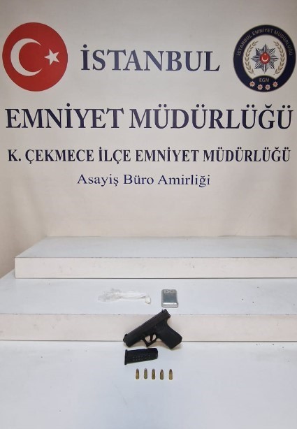 İstanbul’da uyuşturucu operasyonu: 5 gözaltı 