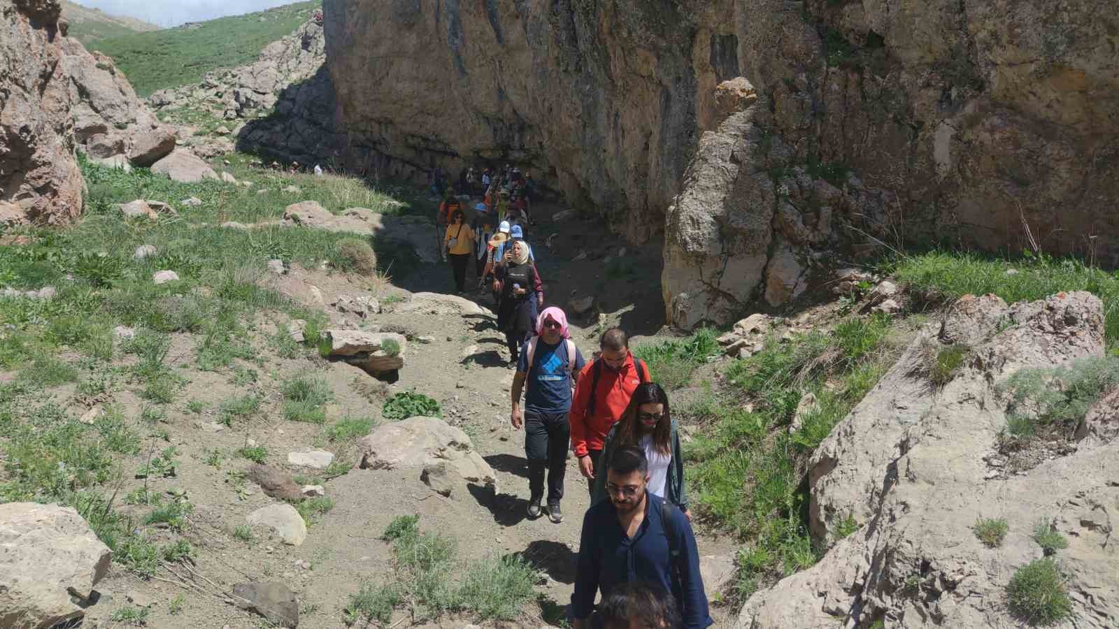 Van’daki doğa harikası kanyon keşfedilmeyi bekliyor 