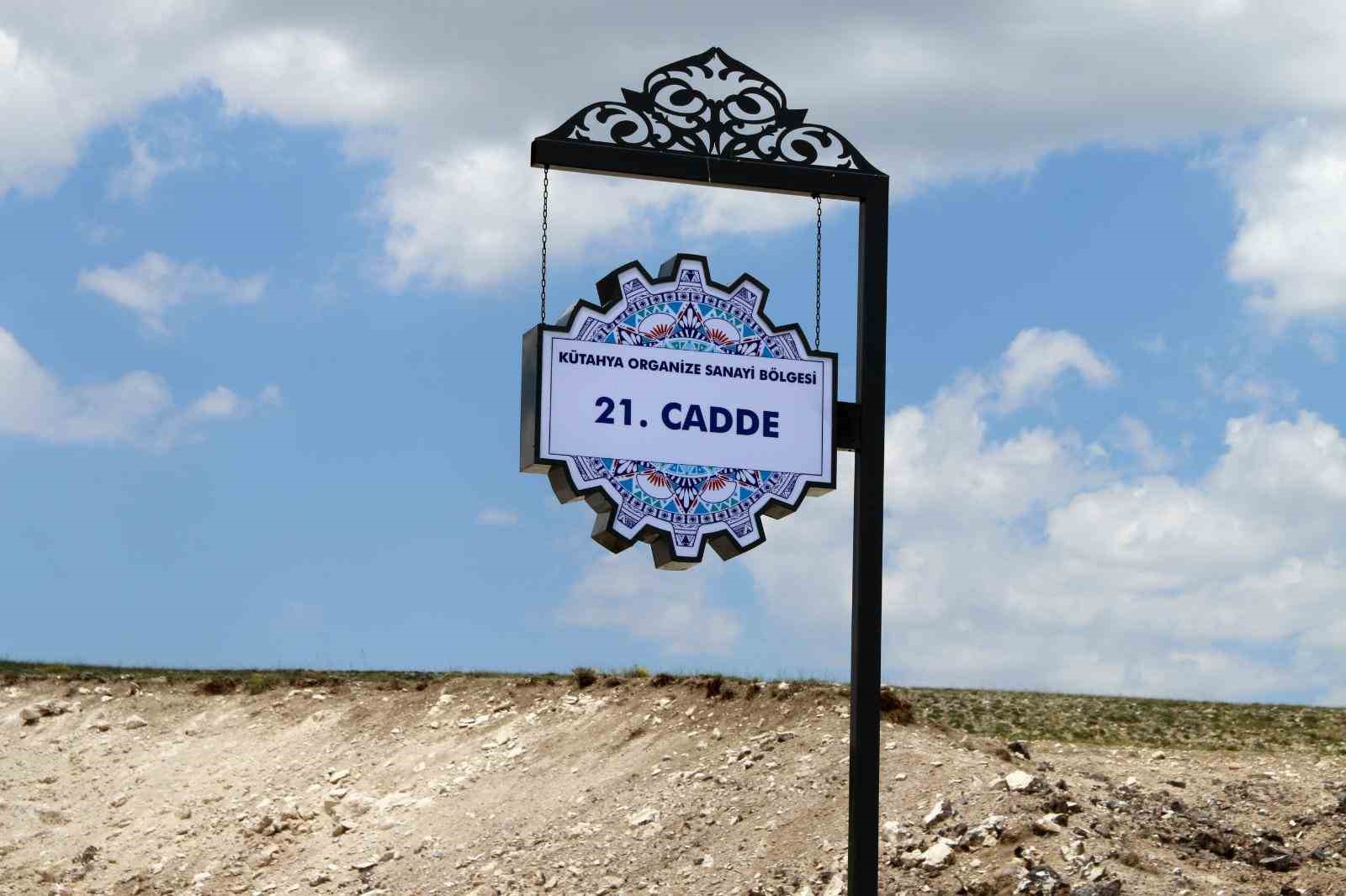 Kütahya OSB’den çini motifli cadde tabelaları 