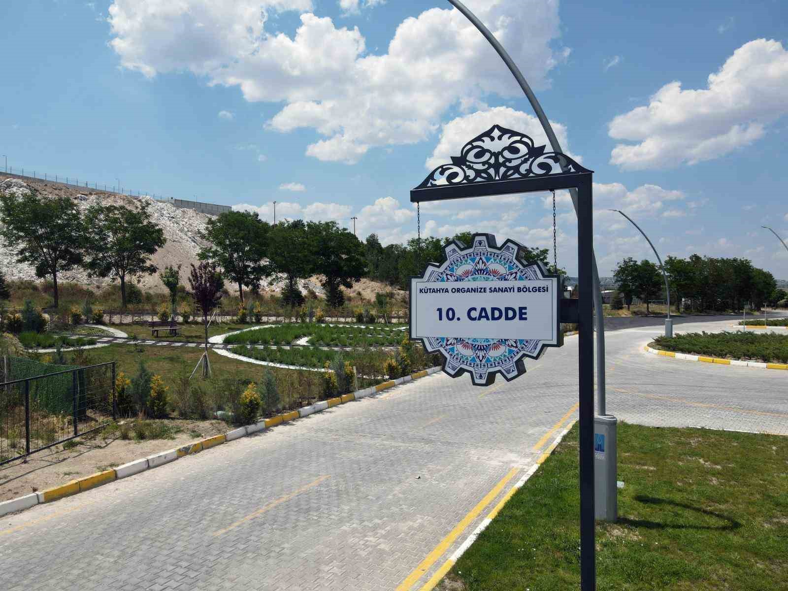 Kütahya OSB’den çini motifli cadde tabelaları 