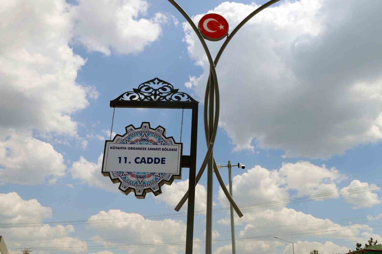 Kütahya OSB’den çini motifli cadde tabelaları 