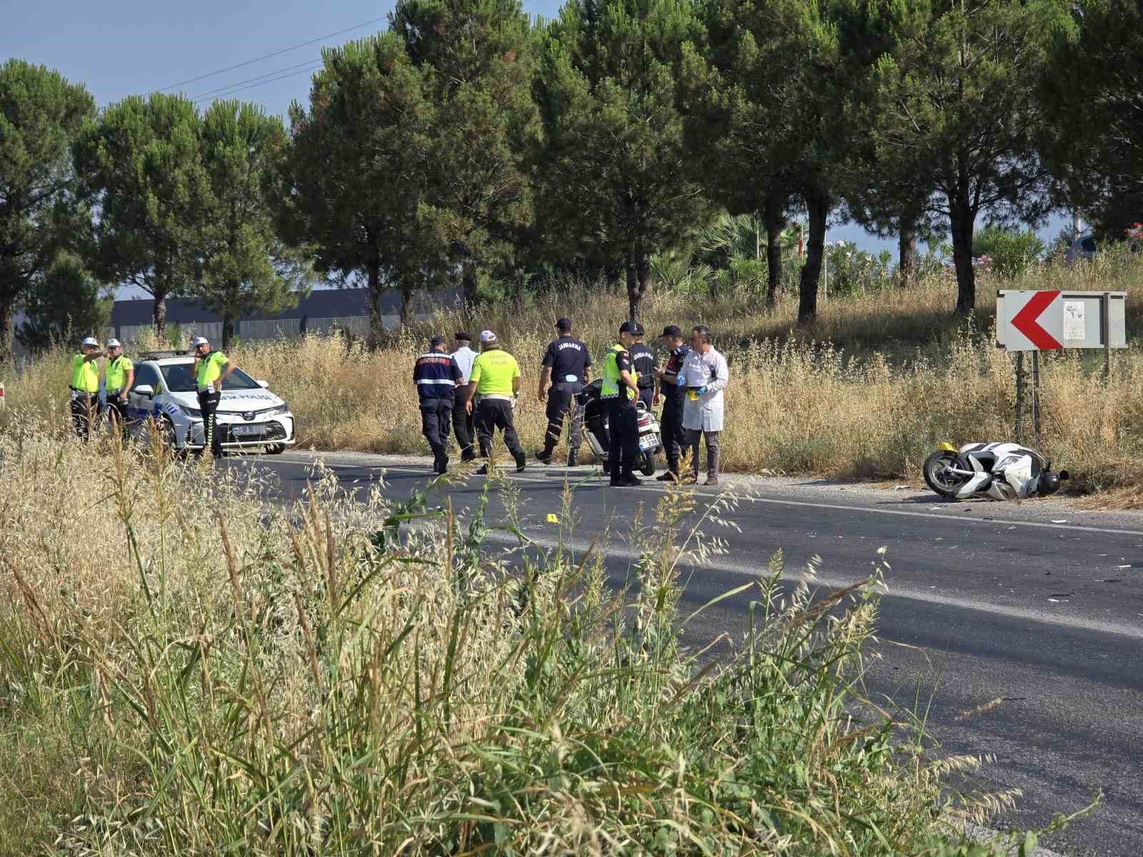 İzmir’de kamyonet iki motosikletliye çarptı: 1 ölü 