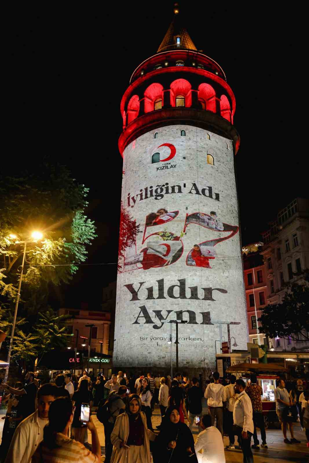 Kızılay’ın 157’nci kuruluş yıldönümünde simge yapılar kırmızıya büründü 