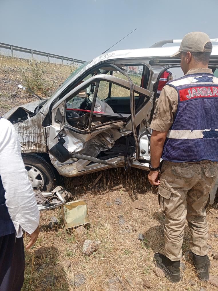 Siverek’te trafik kazası: 2’si bebek 4 yaralı 