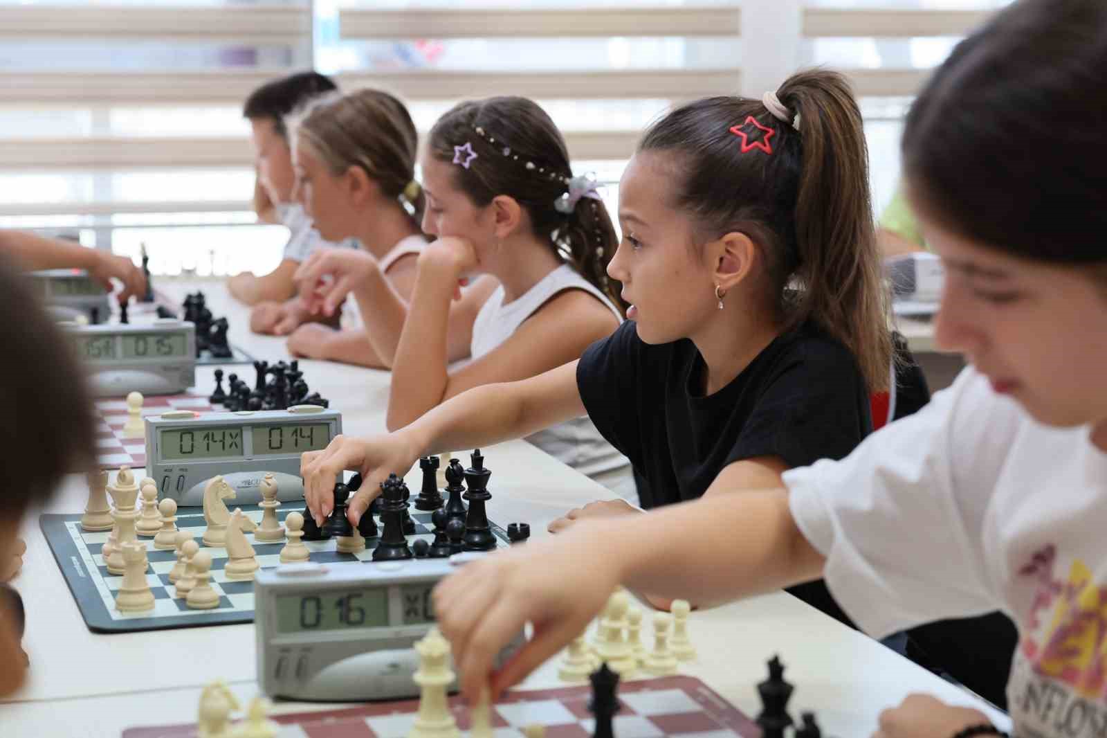 Manisa’nın 17 ilçesinde yaz tatili sporla geçecek 
