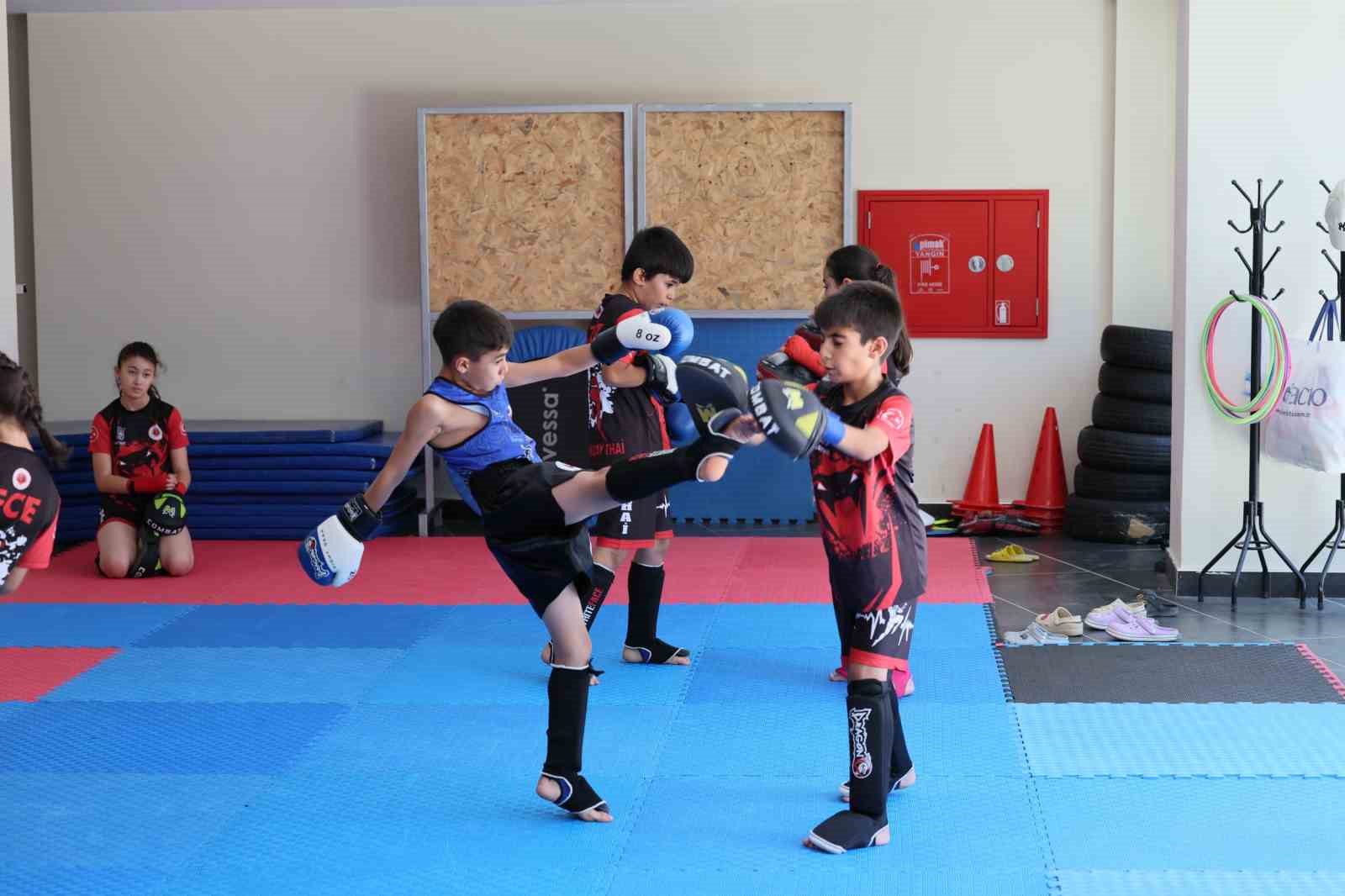 Manisa’nın 17 ilçesinde yaz tatili sporla geçecek 