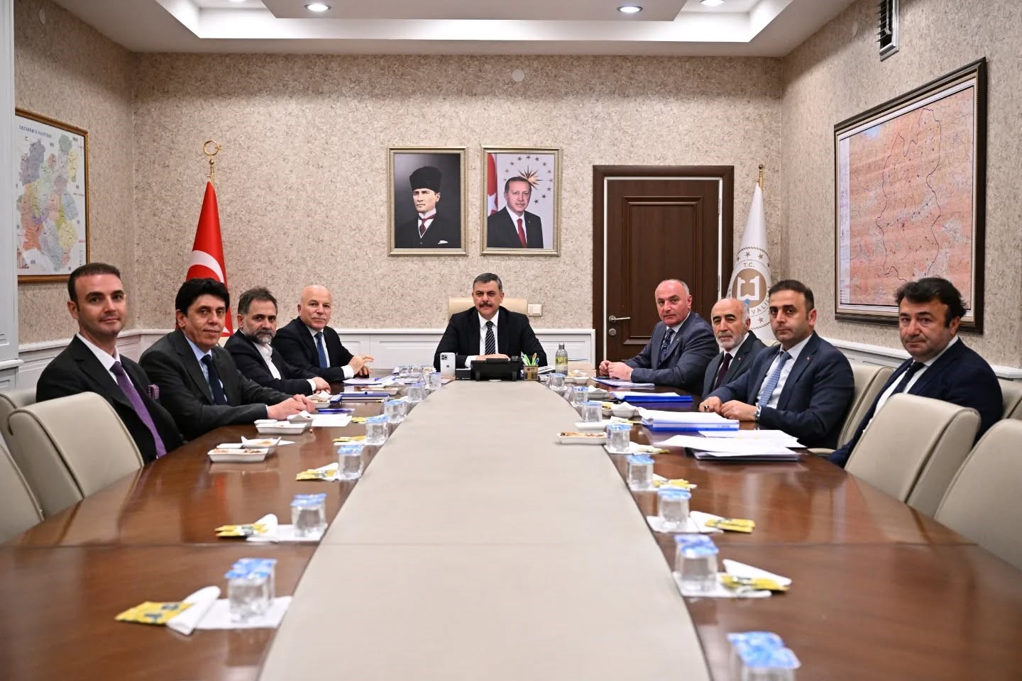 2. Organize Sanayi Bölgesi yönetim kurulu Vali Çiftçi başkanlığında toplandı 