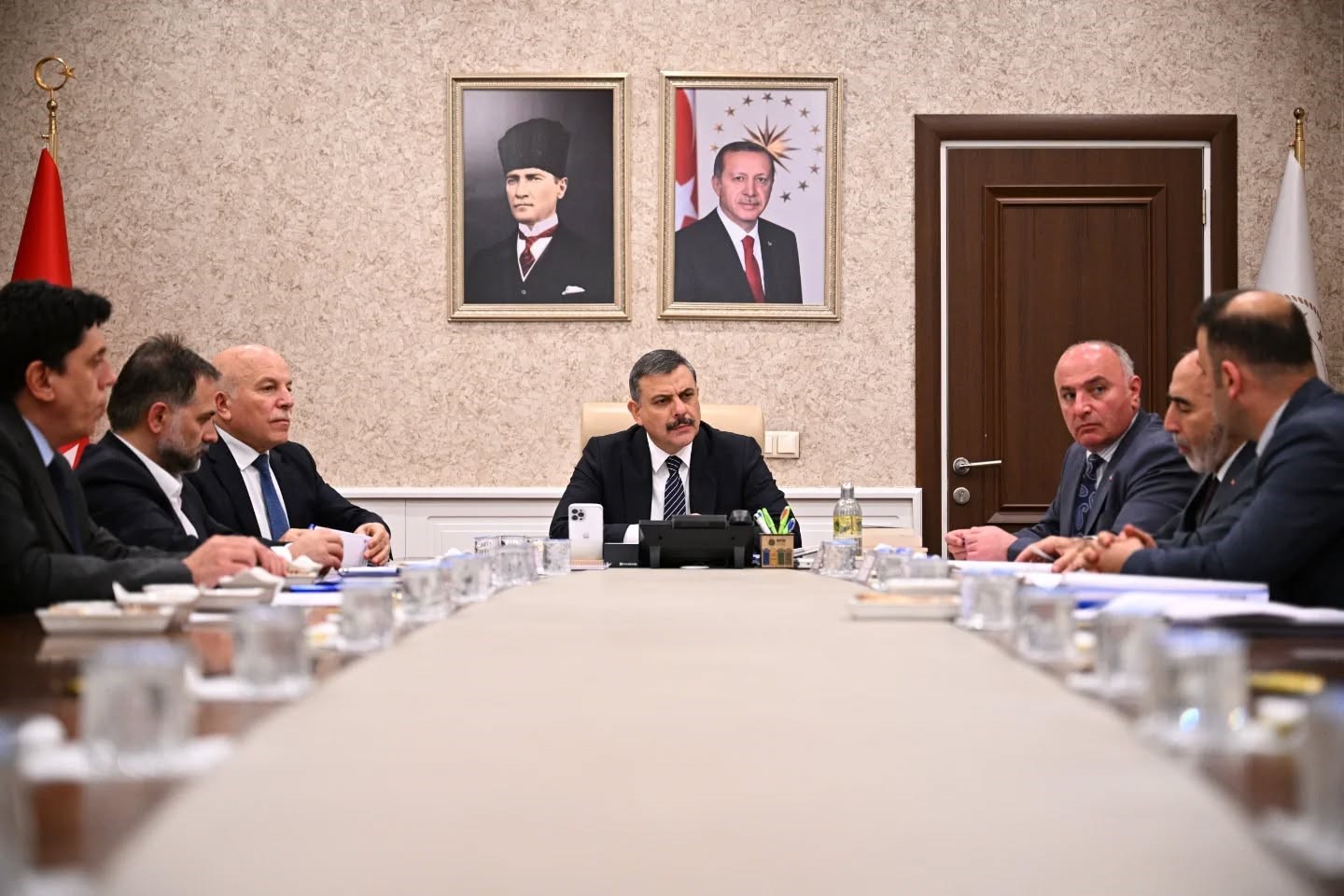 2. Organize Sanayi Bölgesi yönetim kurulu Vali Çiftçi başkanlığında toplandı 
