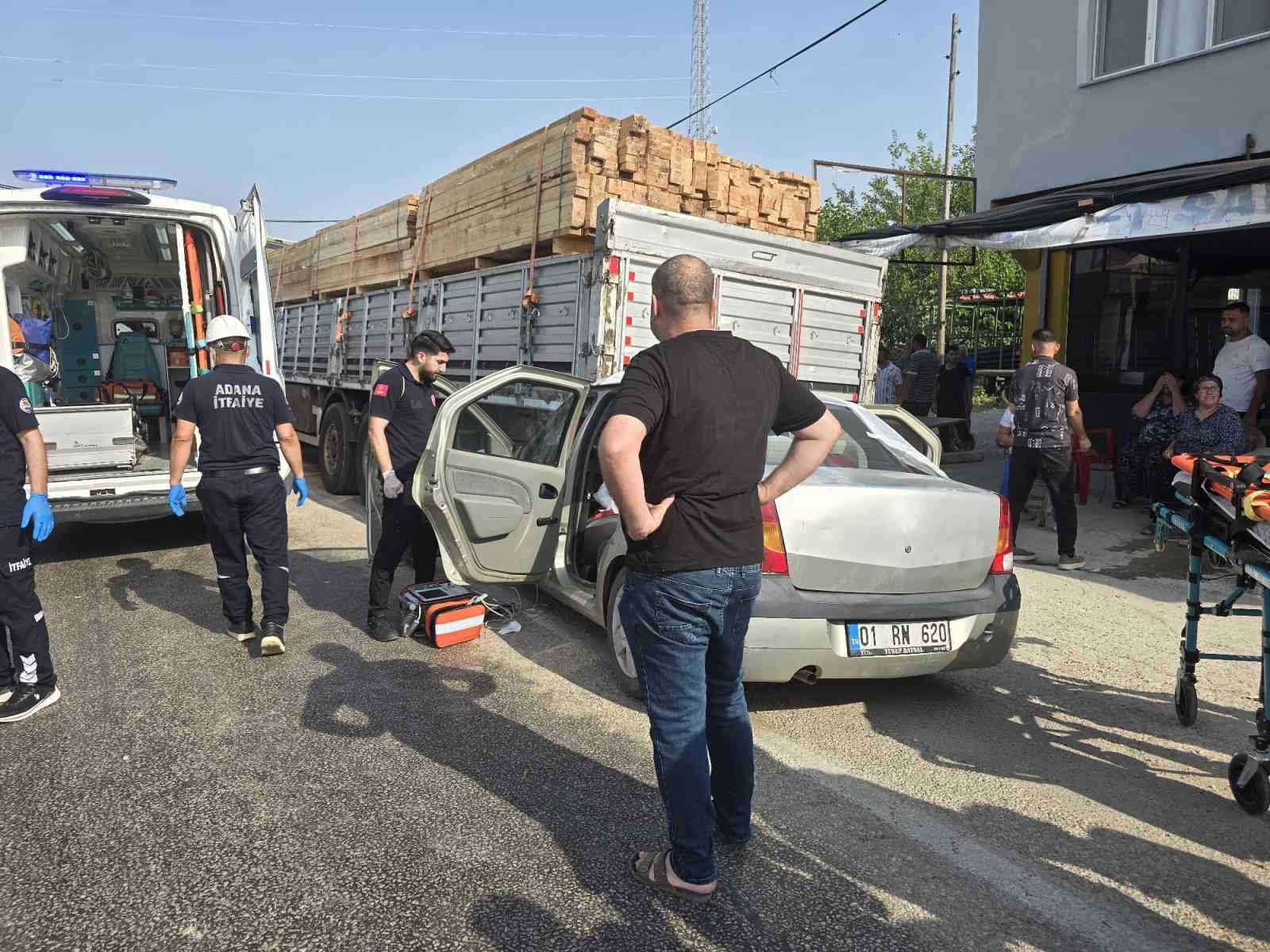 Otomobil kamyona çarptı, sürücü hayatını kaybetti 