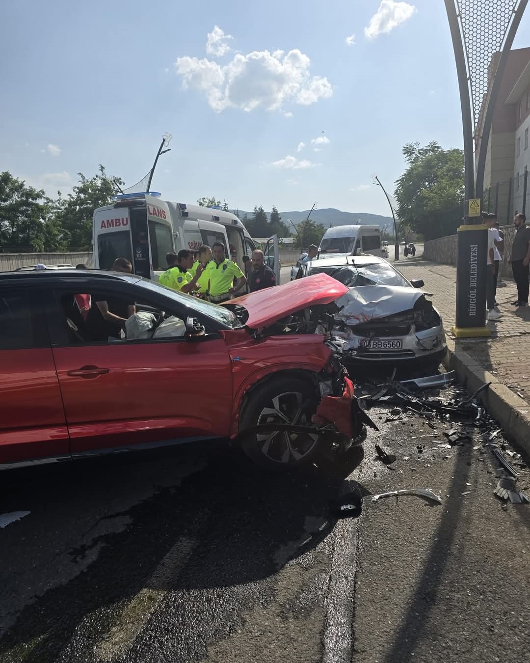 Bingöl’de trafik kazası: 3 yaralı