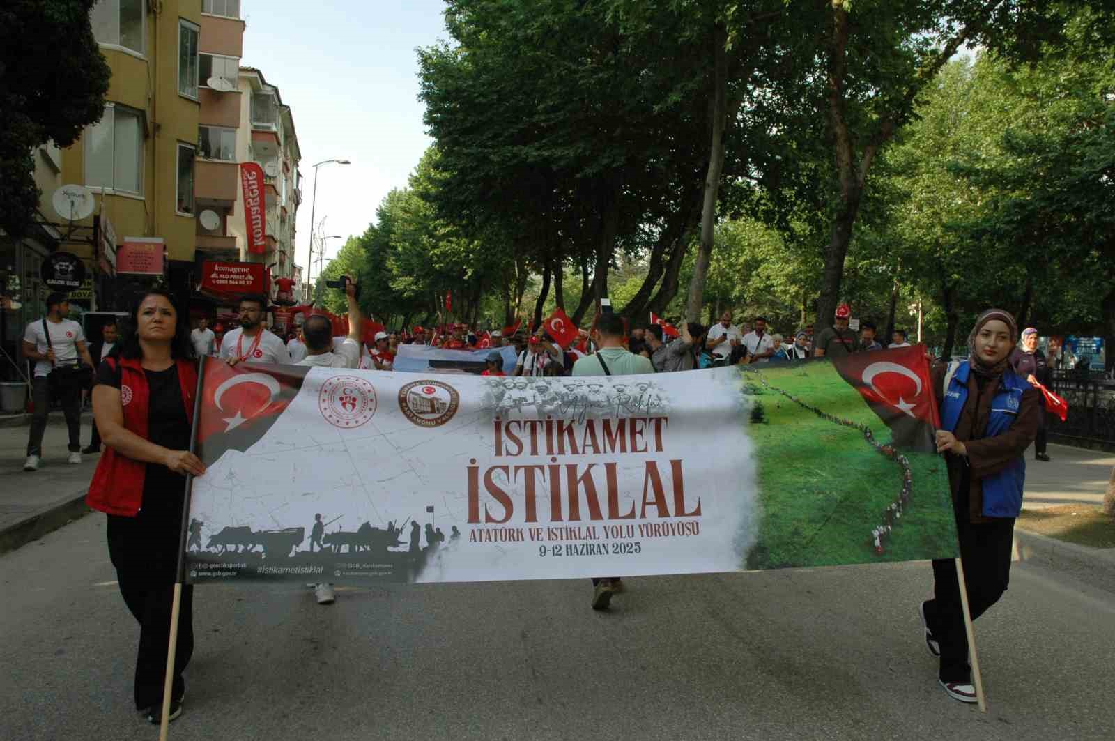 Kurtuluş Savaşı ruhu 95 kilometrelik yürüyüşle yaşatıldı 