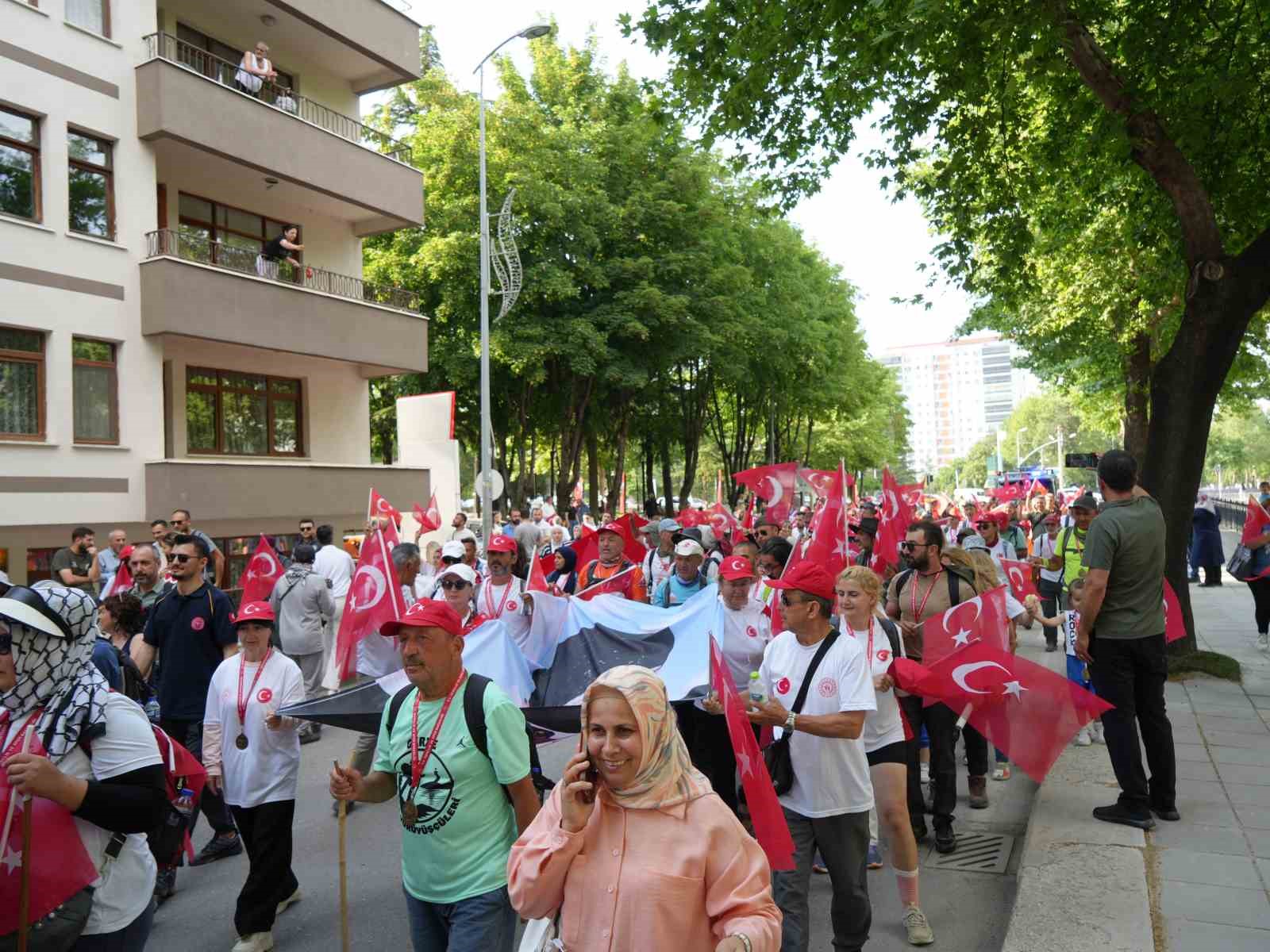 Kurtuluş Savaşı ruhu 95 kilometrelik yürüyüşle yaşatıldı 