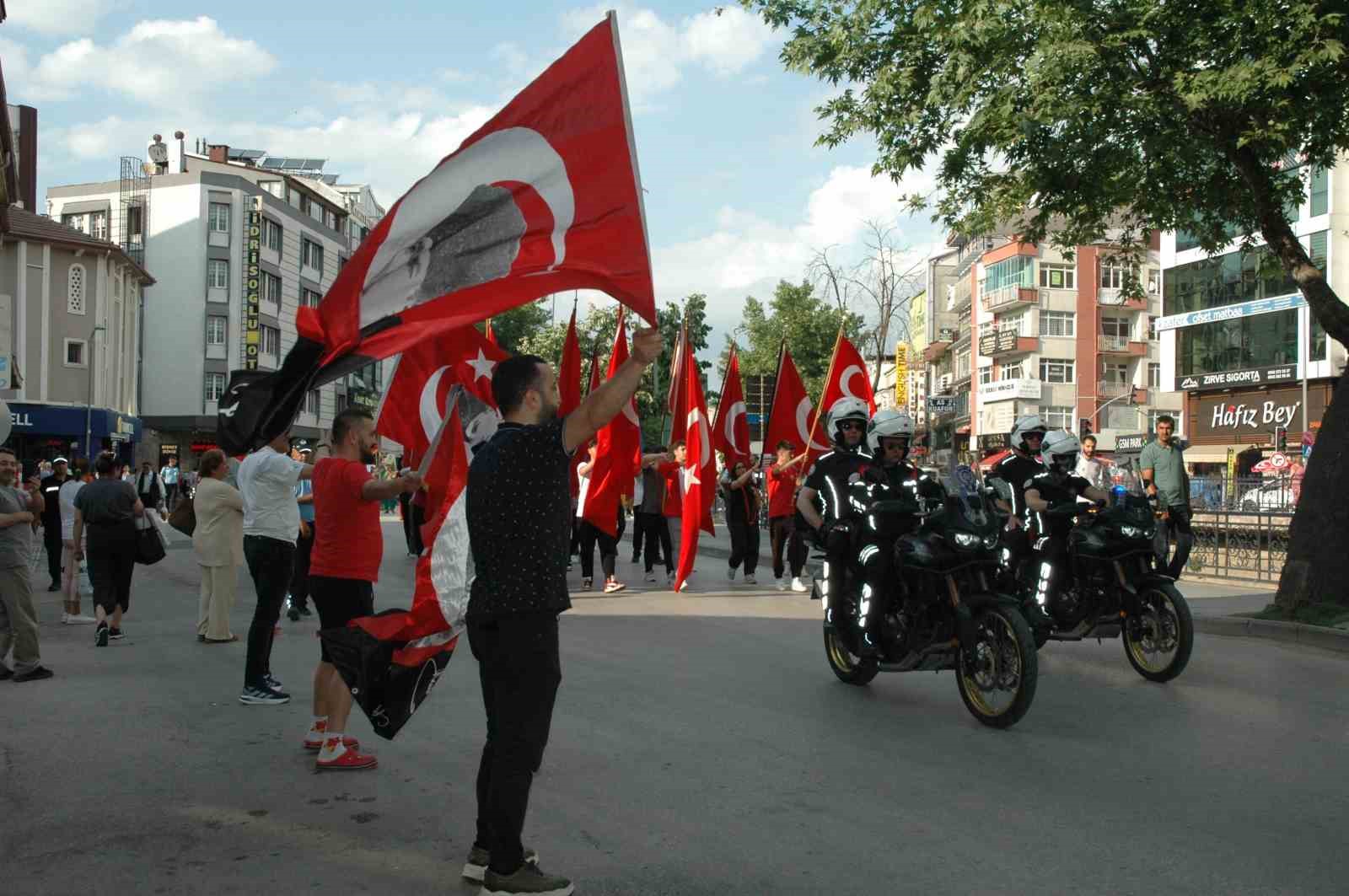 Kurtuluş Savaşı ruhu 95 kilometrelik yürüyüşle yaşatıldı 