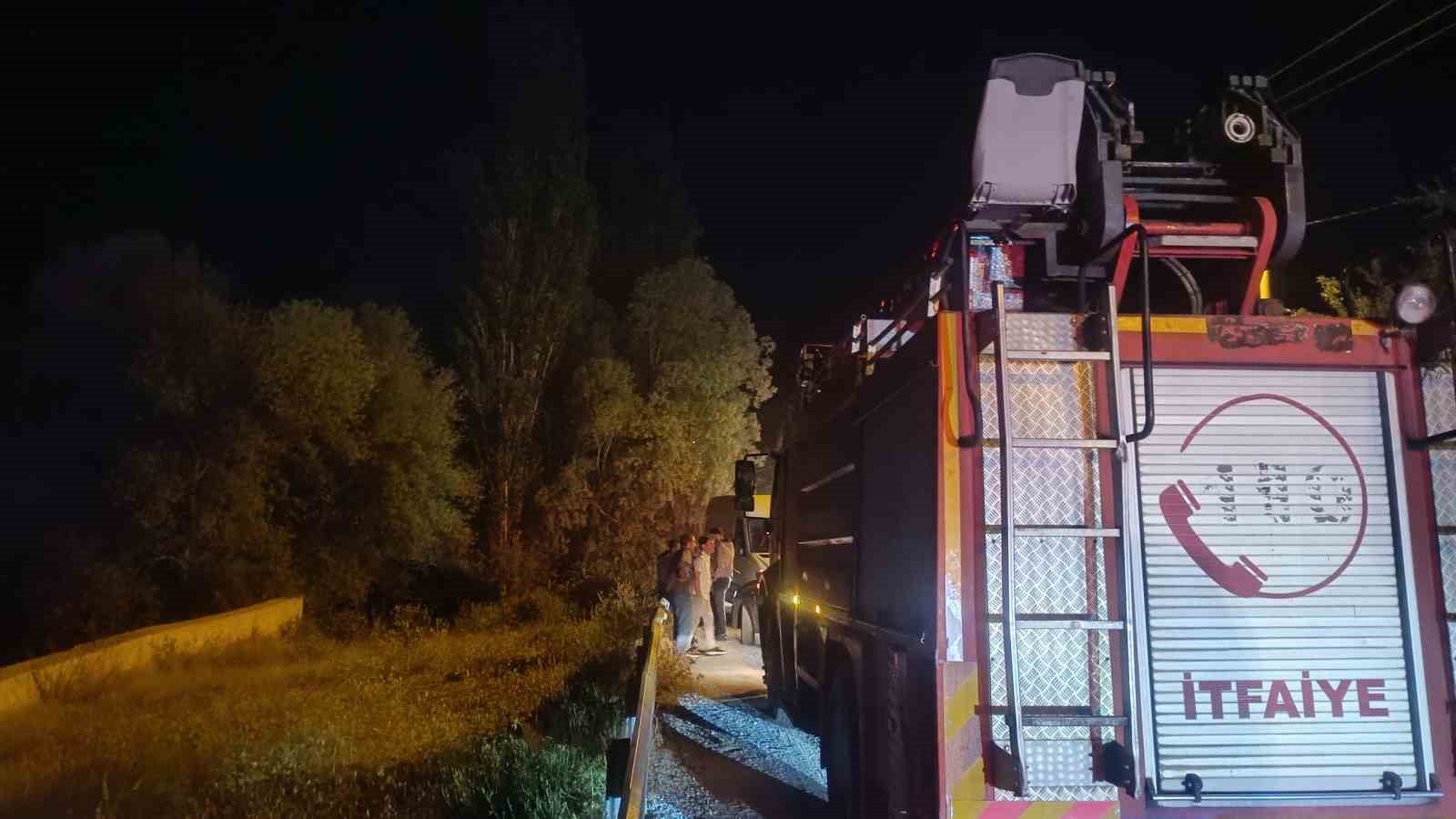 Bahçesaray’da çaya düşen kız çocuğu hayatını kaybetti 