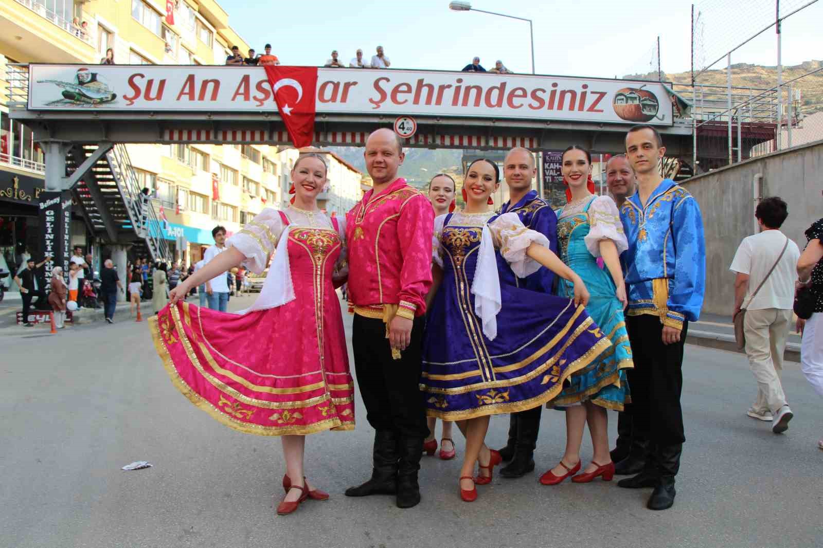 Amasya’da renkli festival açılışı 