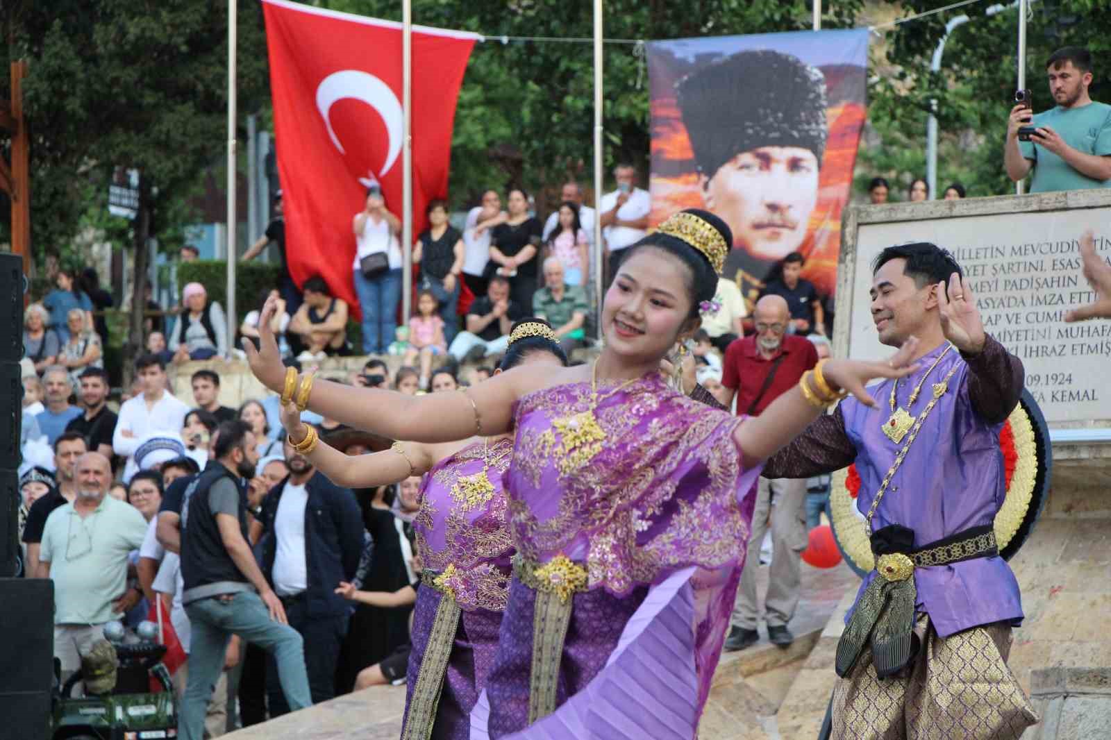 Amasya’da renkli festival açılışı 