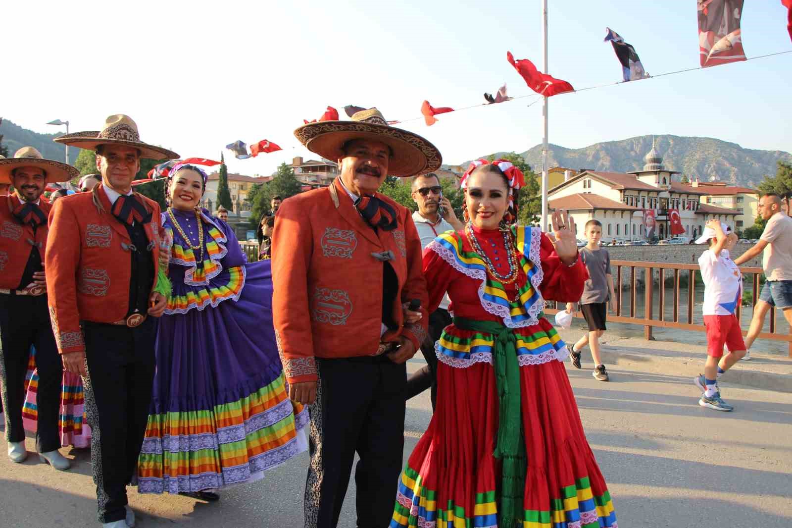 Amasya’da renkli festival açılışı 