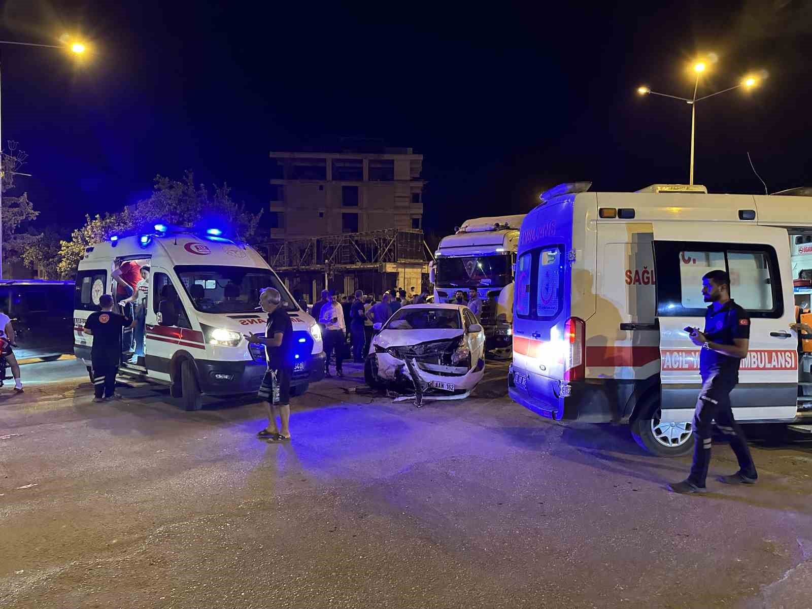 Adıyaman’da dört araç birbirine girdi: 2 yaralı 