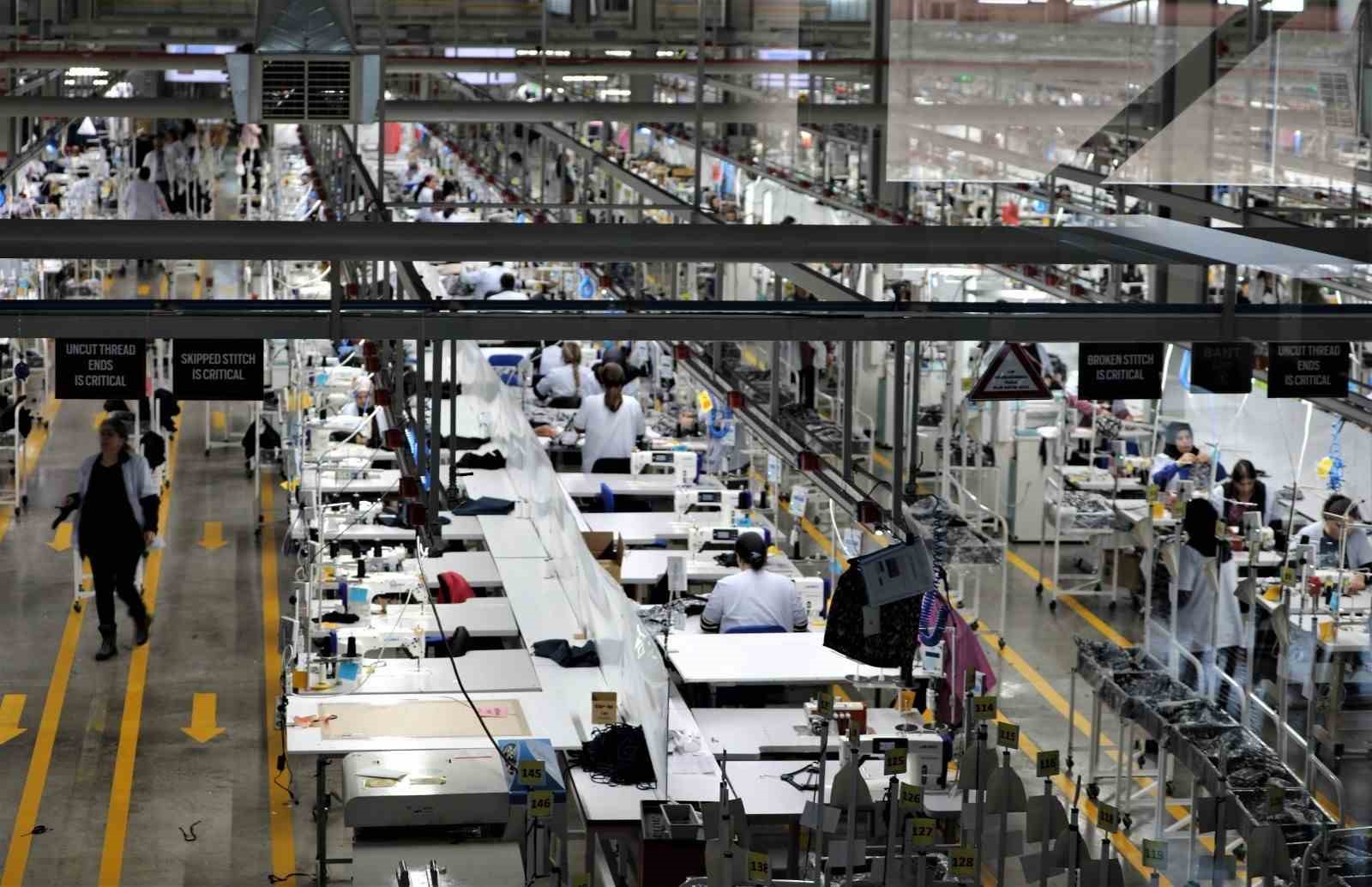 Sanayi üretimi yıllık yüzde 3,3 arttı