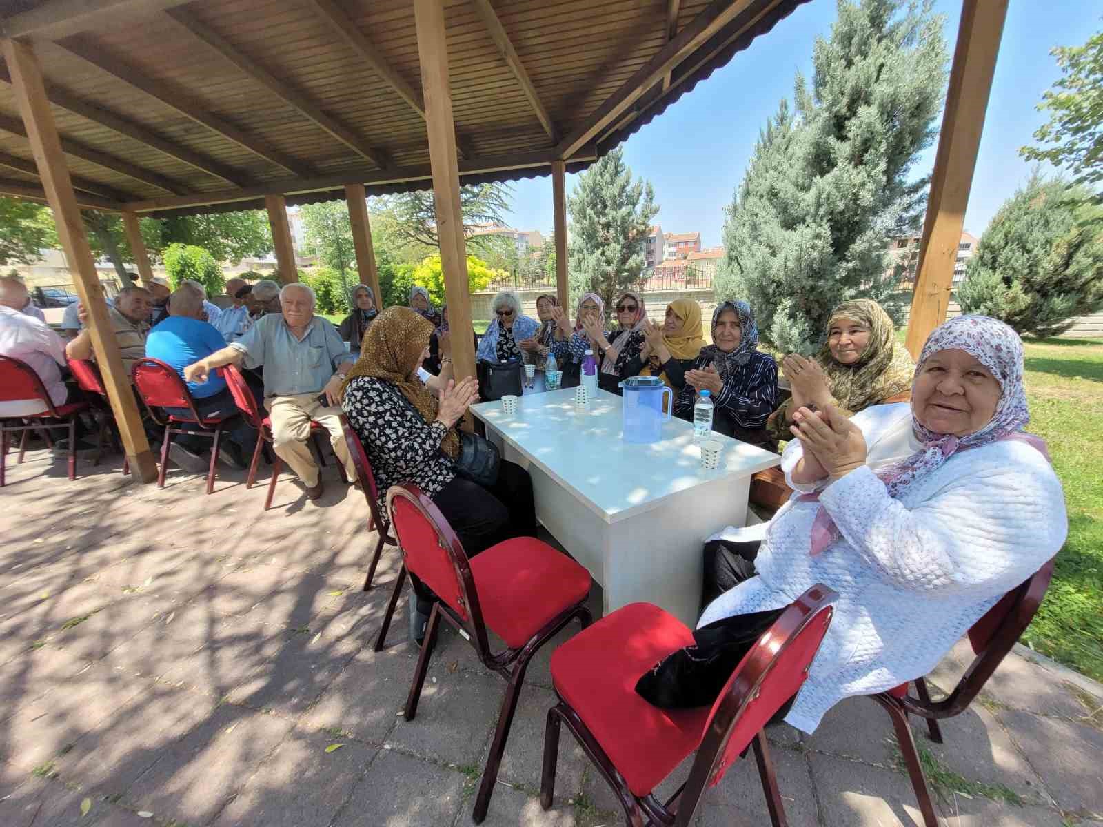 Odunpazarı Belediyesi’nden koca çınarlar için Babalar Günü kutlaması 