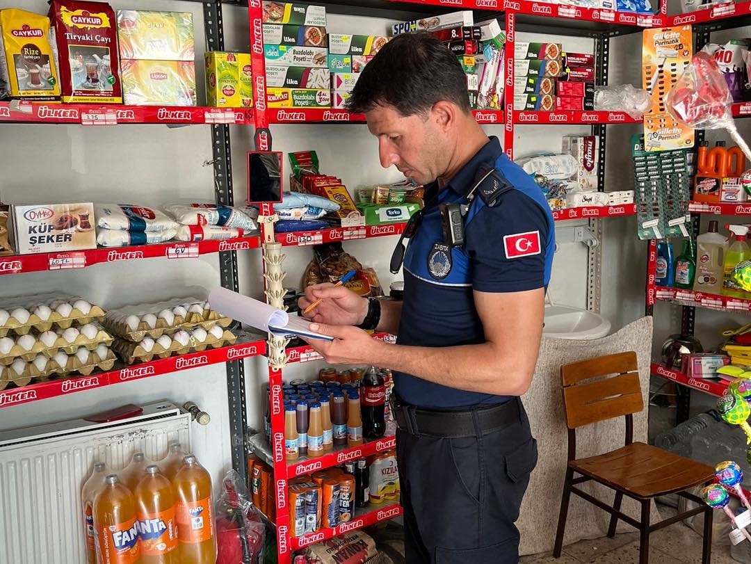 Zabıta ekipleri bakkal, büfe ve tekel bayilerinde denetimlerini sürdürüyor 