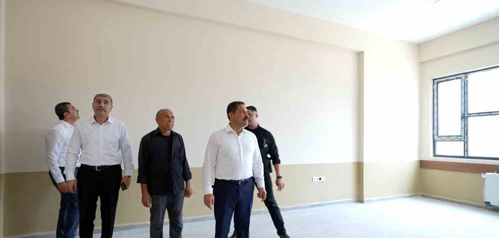 Reyhanlı’da inşa edilen Jandarma Ortaokulu’nun yapımında sona gelindi 