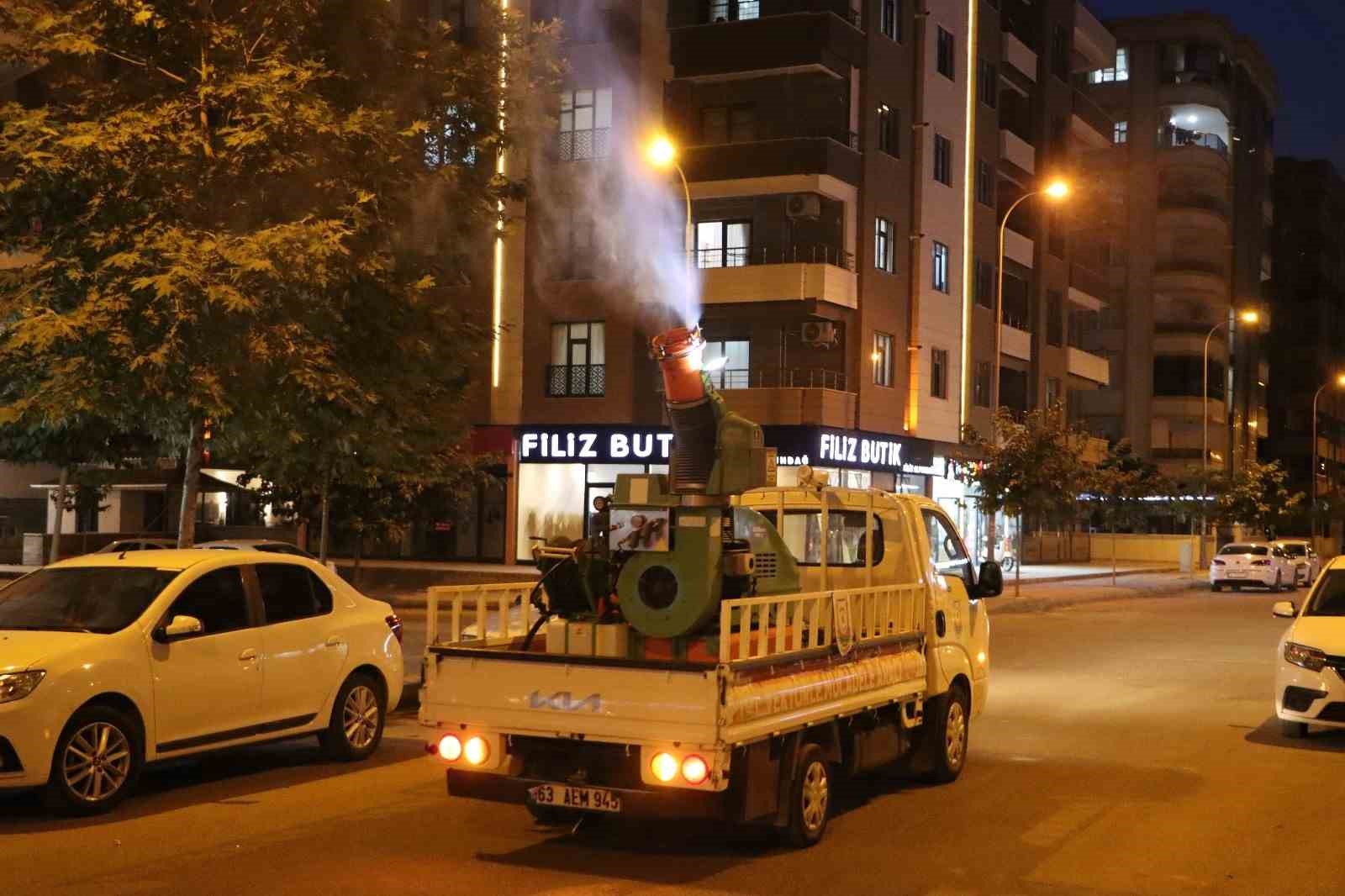 Büyükşehir belediyesinden ilaçlama seferberliği 