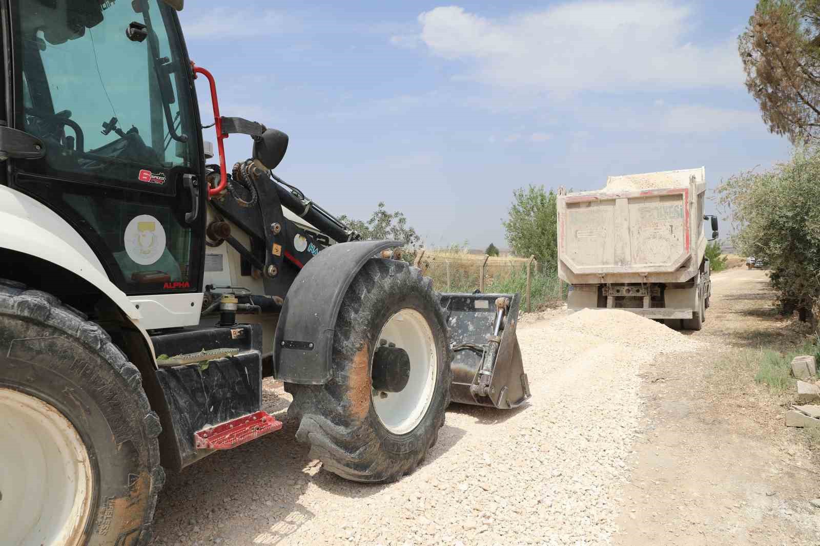 Asri Mahallesinde üstyapı atağı devam ediyor 