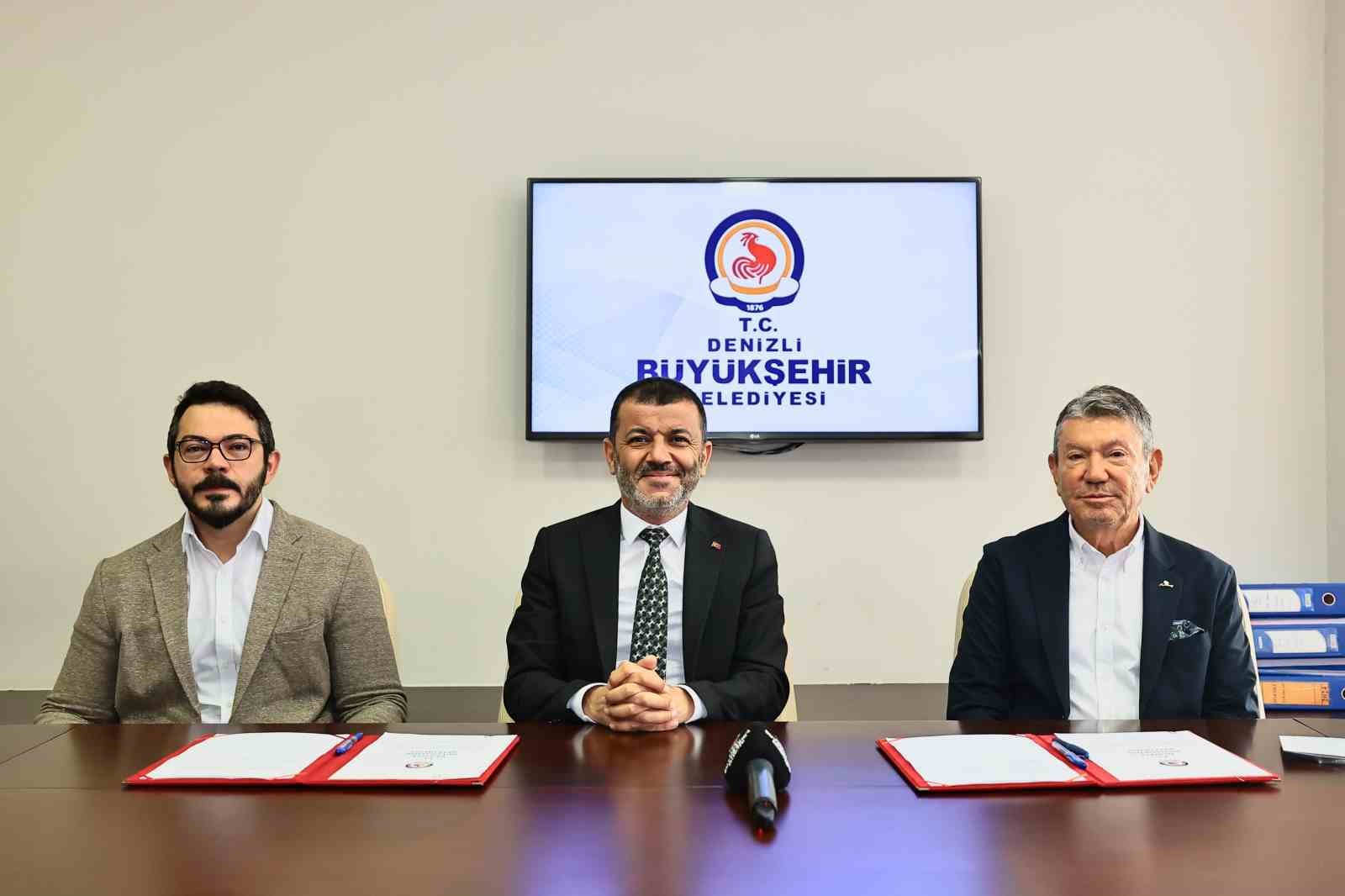 İş adamı Derya Baltalı, Menderes Bulvarı’na modern bir yaya üst geçidi için çalışmalara başladı 