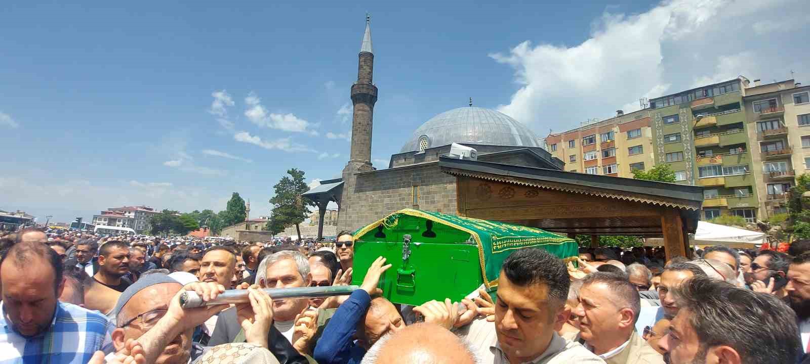 Kamil Polat dualarla uğurlandı 