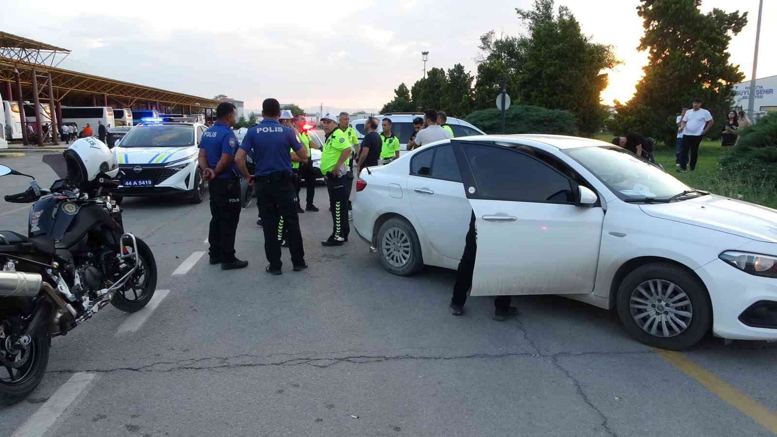 Drift atan sürücünün aracı bağlandı, ehliyetine el konuldu 