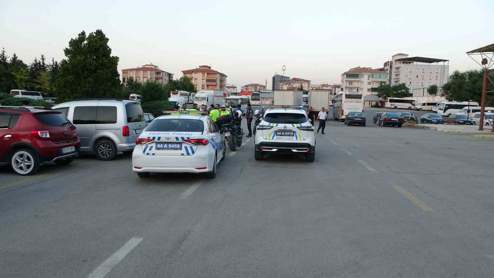 Drift atan sürücünün aracı bağlandı, ehliyetine el konuldu 