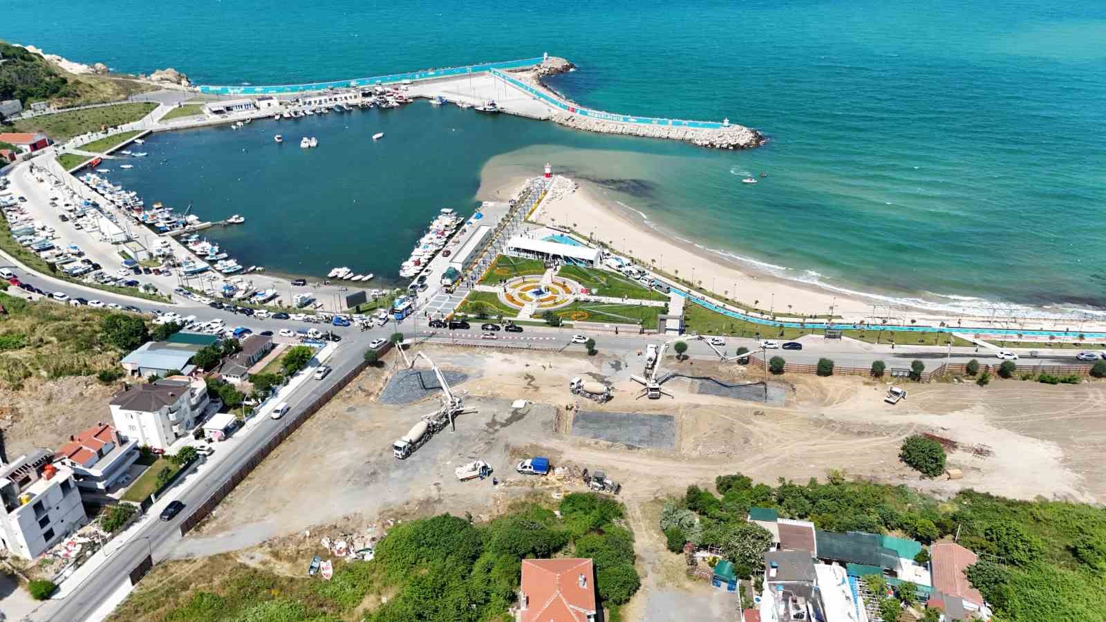 Arnavutköy Karaburun’da meydan açıldı, Millet Bahçesi’nin 3. Etabın temeli atıldı 