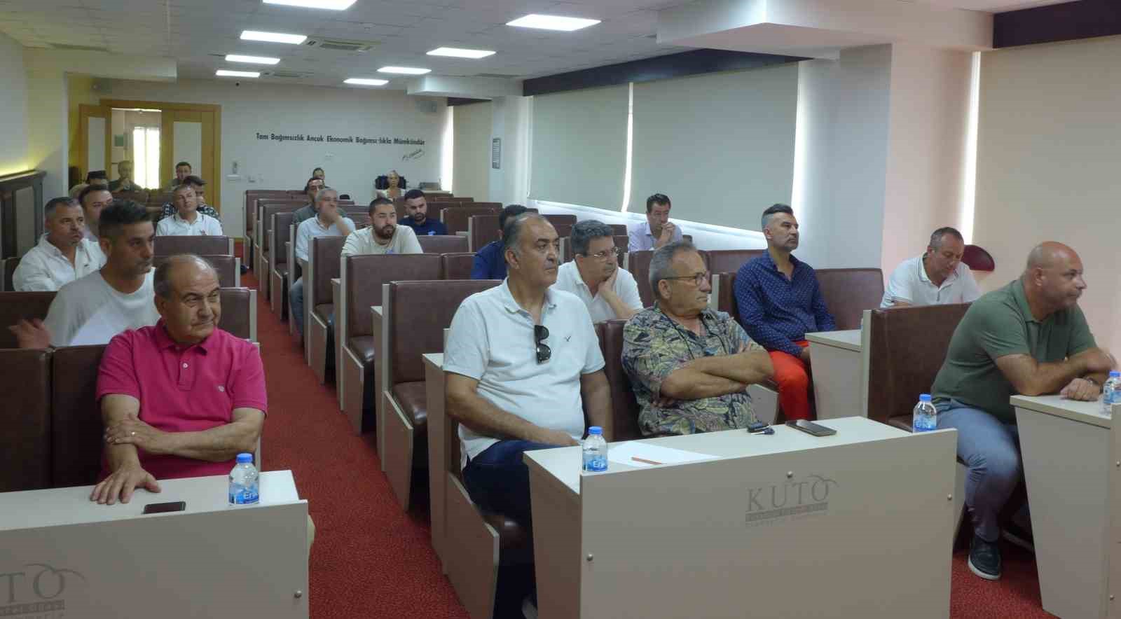 Kuşadası’nda seyahat acentaları ve esnaf temsilcileri bir araya geldi 