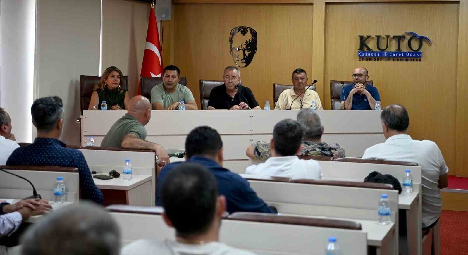 Kuşadası’nda seyahat acentaları ve esnaf temsilcileri bir araya geldi 