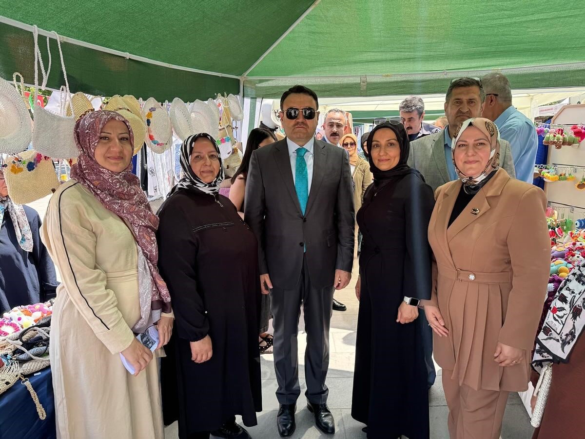 Vali Musa Işın, ADEM projesi kapsamında hazırlanan el emeği ürünler sergisini ziyaret etti 