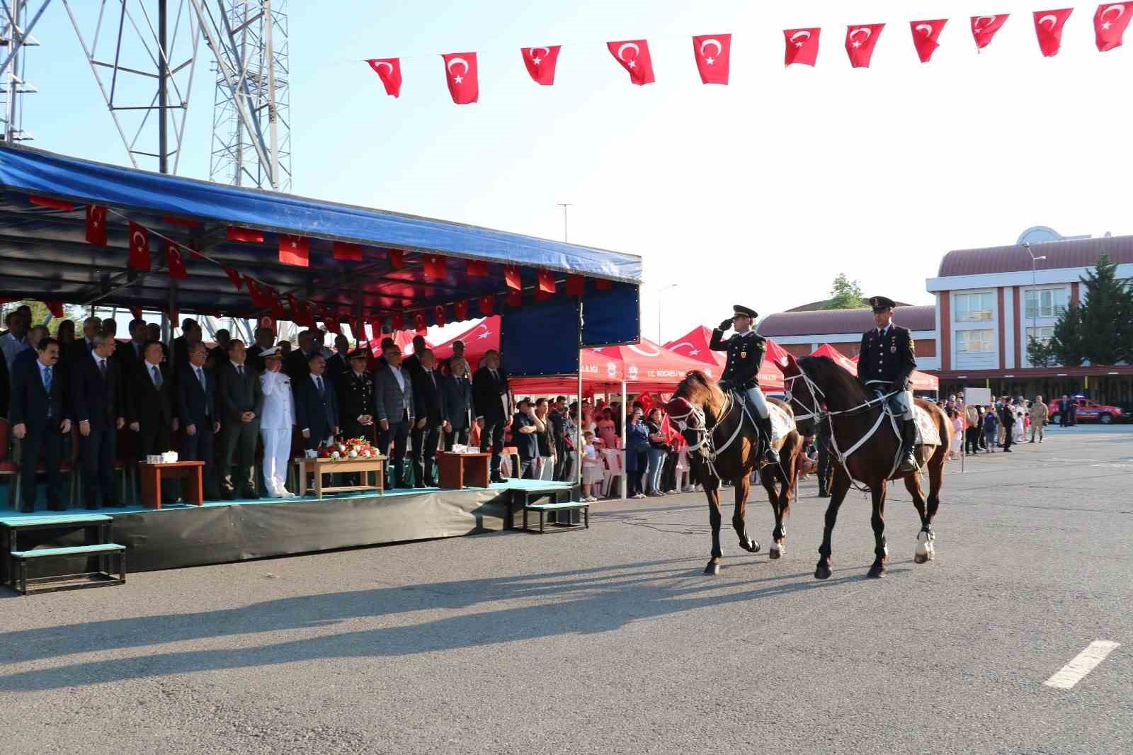 Komandoların gösterisiyle jandarma 186. yılını kutladı 