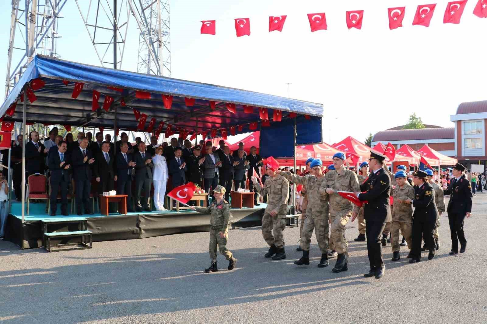 Komandoların gösterisiyle jandarma 186. yılını kutladı 