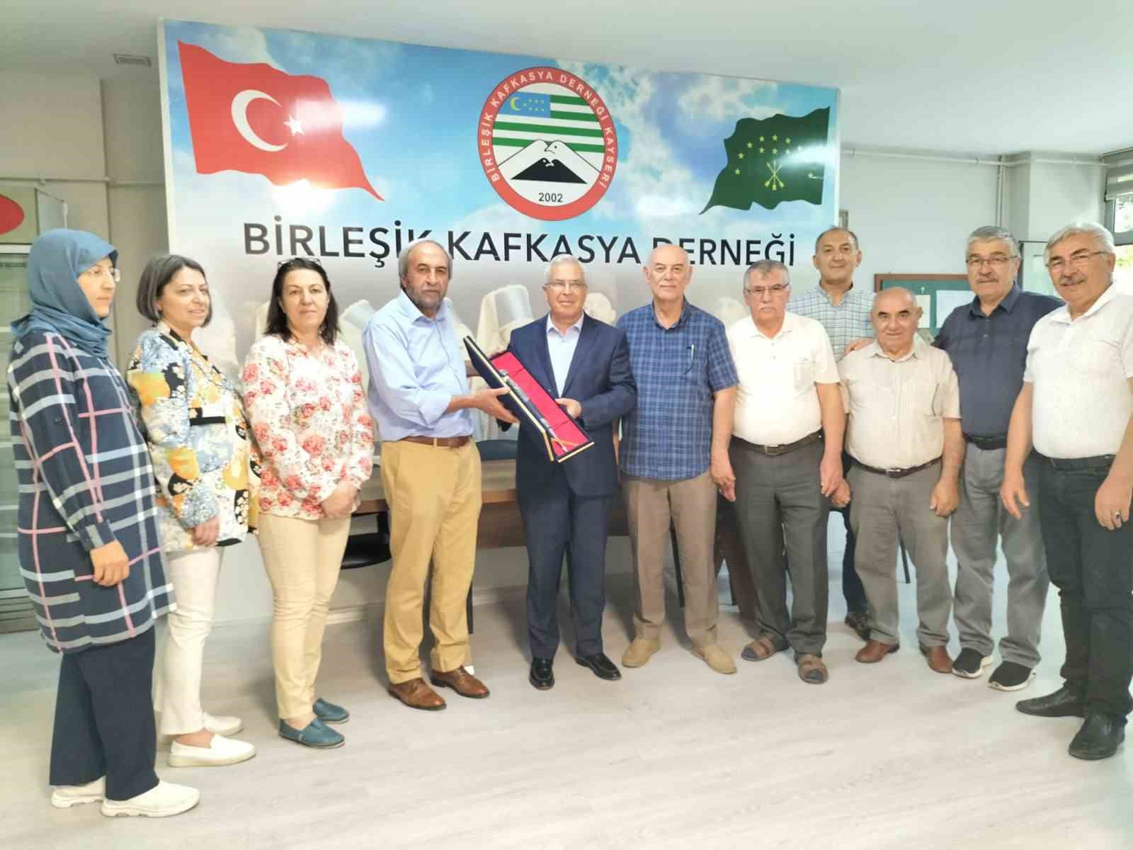 Birleşik Kafkasya Derneği’nden Kaymakam Dönmez’e veda 