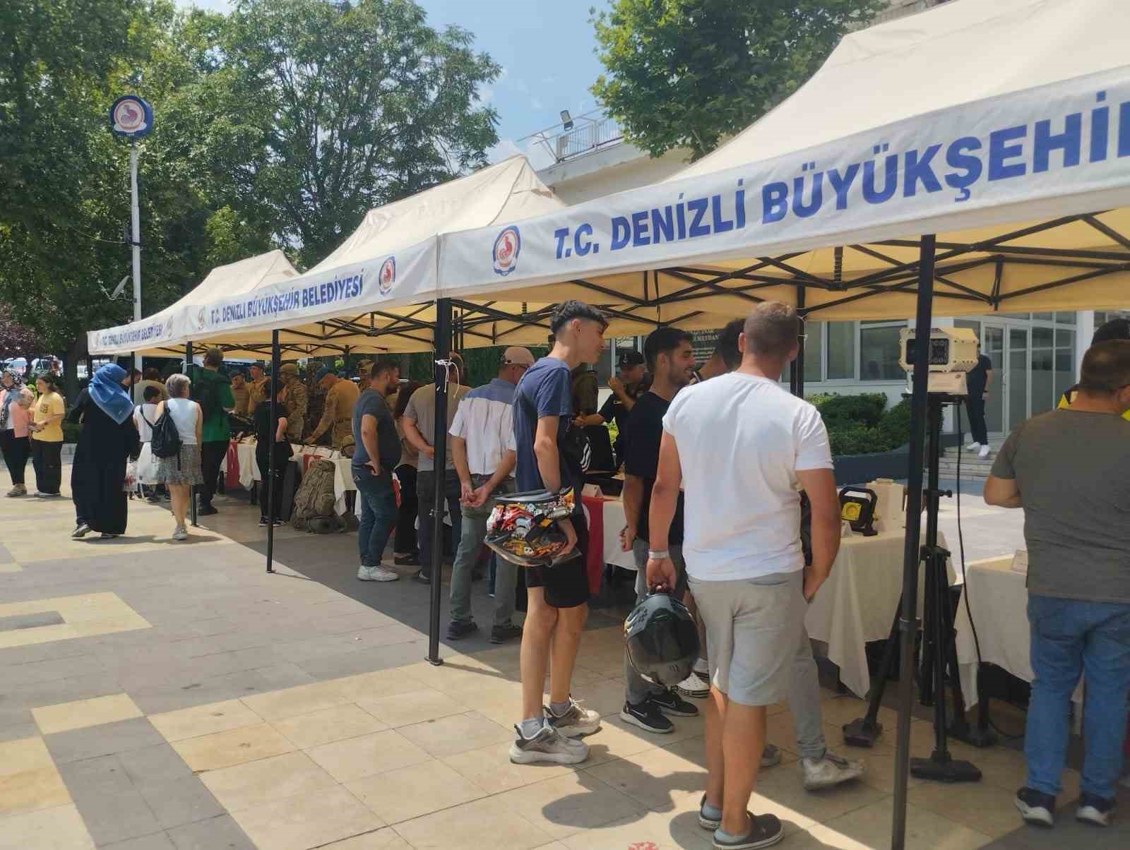 Denizli İl Jandarma Komutanlığı teknolojik donanımını vatandaşlara tanıttı 