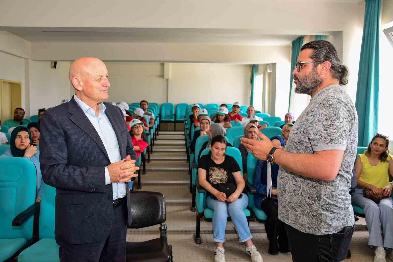 Miniklerden geri dönüşüm kutularıyla yarıştı 