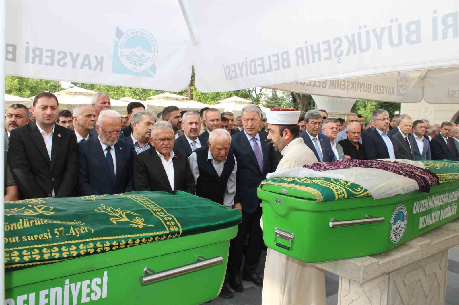 Başkan Büyükkılıç’ın yengesi son yolculuğuna uğurlandı 