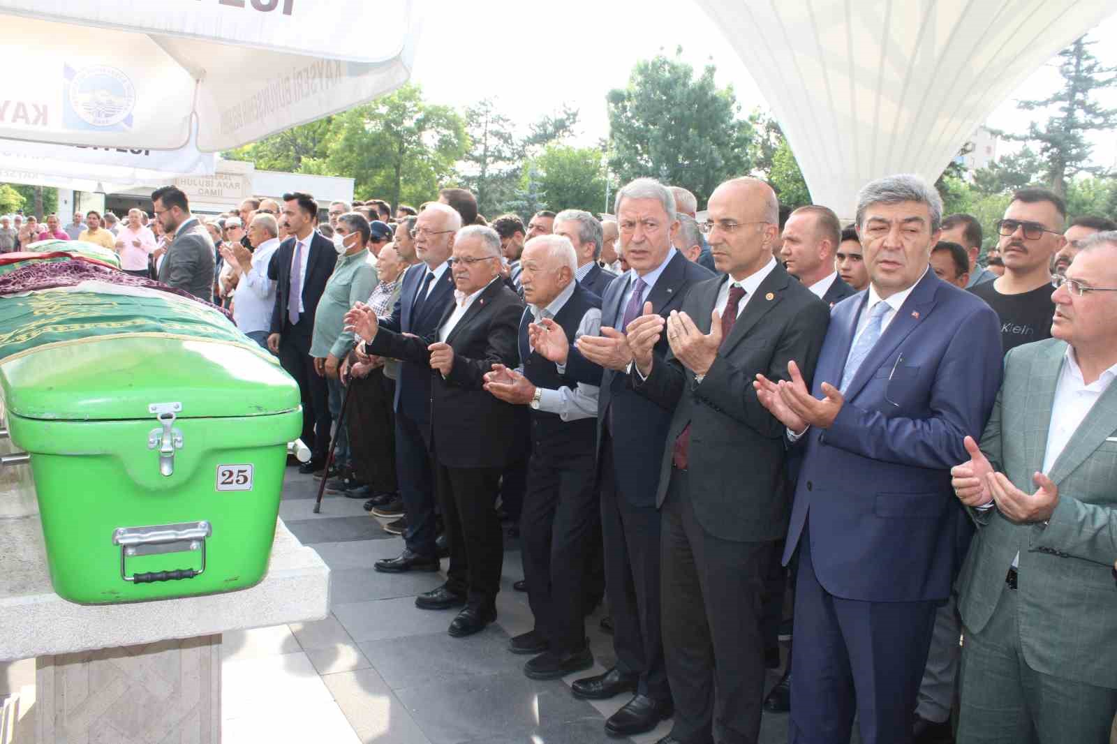 Başkan Büyükkılıç’ın yengesi son yolculuğuna uğurlandı 