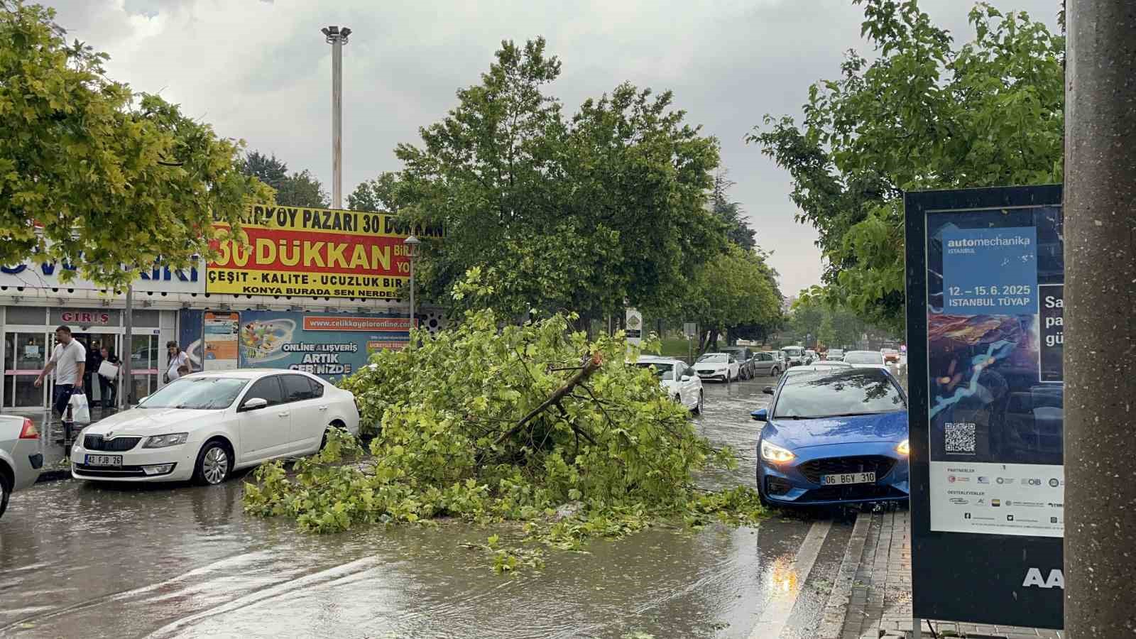Konya’da dolu ve sağanak yağış etkili oldu 