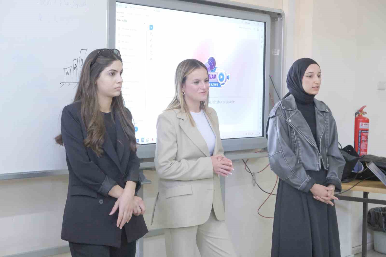Uşak Üniversitesi öğrencilerinden liselilere meslek tanıtımı 