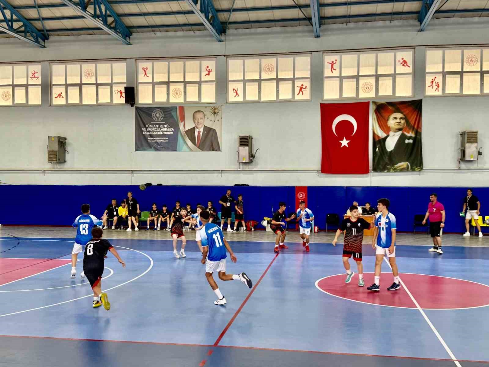 Minikler Hentbol Türkiye Şampiyonası Aydın’da başladı 
