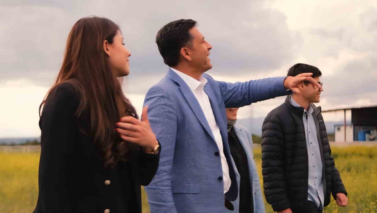 Adana Kozan’da Babalar Günü’ne özel duygu yüklü video 