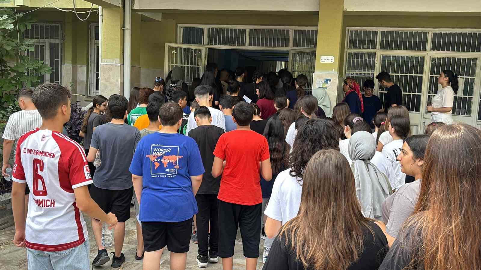 Adana’da LGS heyecanı başladı 