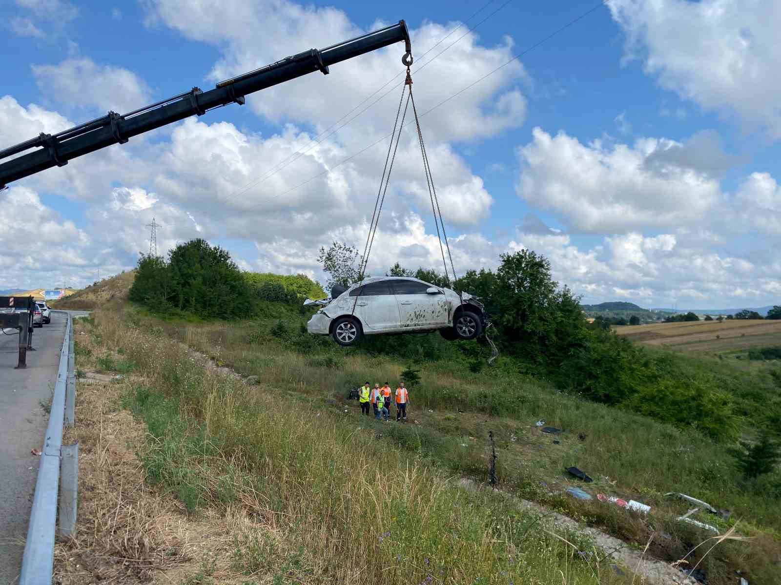 Kuzey Marmara Otoyolu’nda otomobil şarampole uçtu: 8 yaralı 